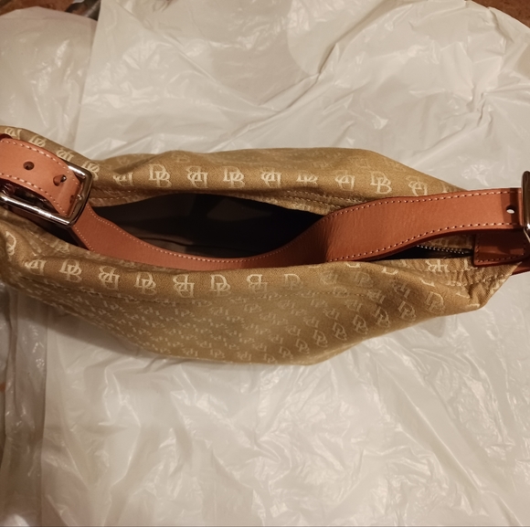 Purse - Picture 2 of 3